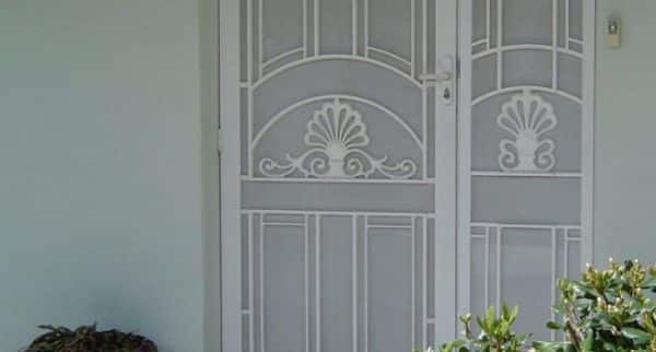 Decorative Colonial Casting Door